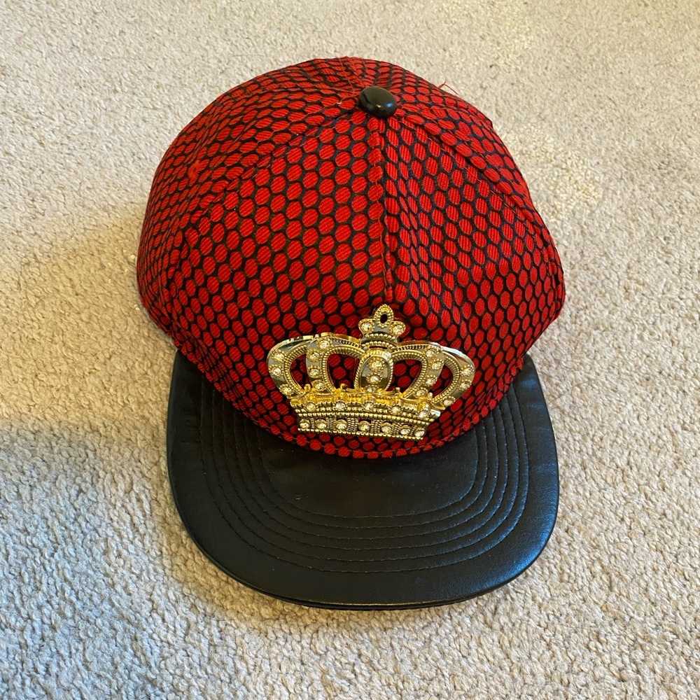 Red and black crown snap back
